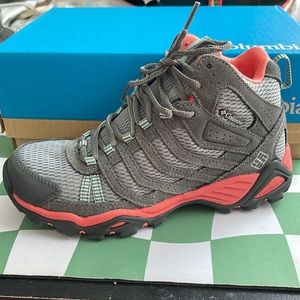 Columbia Women’s Armitage Lane MID Waterproof Boots